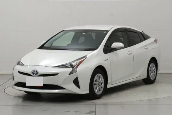 東京・神奈川・千葉で出張講習を行うRe:Drivers（リ・ドライバーズ）の教習車両。トヨタ・プリウスを使用。補助ブレーキを装着し、安全に配慮したペーパードライバー練習。